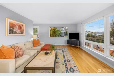 904 N 36th Street, Renton, WA 98056 - Photo 9