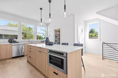 7350 22nd Avenue NW, Seattle, WA 98117 - Photo 9