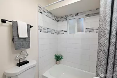 2311 N 88th St, Seattle, WA 98103 - Photo 13