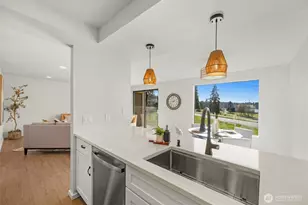 23301 Lakeview Dr, Mountlake Terrace, WA 98043 - Photo 11