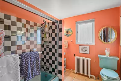 5833 Woodlawn Avenue N, Seattle, WA 98103 - Photo 15