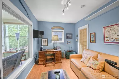 5833 Woodlawn Avenue N, Seattle, WA 98103 - Photo 11