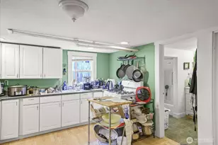 5833 Woodlawn Ave N, Seattle, WA 98103 - Photo 35