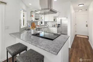 150 Valley St, Seattle, WA 98109 - Photo 15