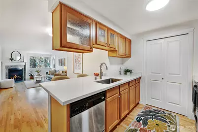 2200 Thorndyke Avenue W #402, Seattle, WA 98199 - Photo 9