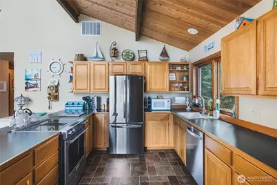 7616 Cypress Way, Anacortes, WA 98221 - Photo 21