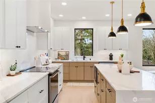 300 SE 208th St, Bothell, WA 98012 - Photo 5