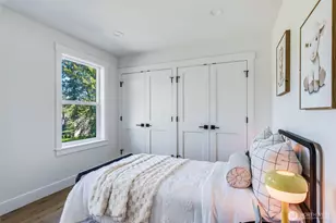 10661 Forbes Creek Dr, Kirkland, WA 98033 - Photo 25