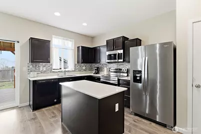 18947 111th Avenue Ct E, Puyallup, WA 98374 - Photo 3