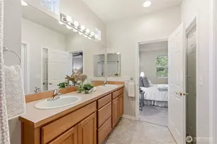 22818 NE 132nd Pl, Redmond, WA 98053 - Photo 17