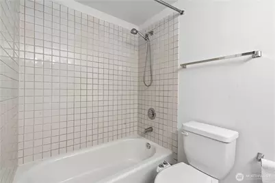 701 Galer St #609, Seattle, WA 98109 - Photo 13