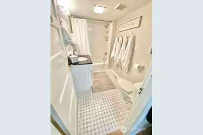 590 SE Bush Street, Issaquah, WA 98027 - Photo 3