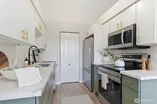 7320 N Skyview Ln, Tacoma, WA 98406 - Photo 9