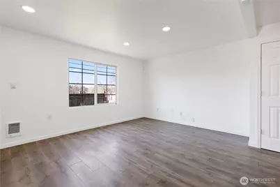 9719 Sheridan Avenue S, Tacoma, WA 98444 - Photo 15