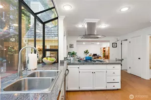 21842 NE 30th Pl, Sammamish, WA 98074 - Photo 17