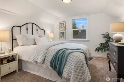 8046 Fairway Drive NE, Seattle, WA 98115 - Photo 19