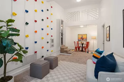 8046 Fairway Drive NE, Seattle, WA 98115 - Photo 13