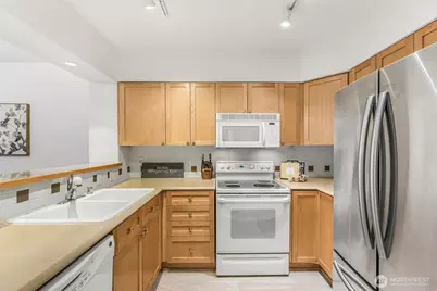 1525 NW 57th Street #302, Seattle, WA 98107 - Photo 5