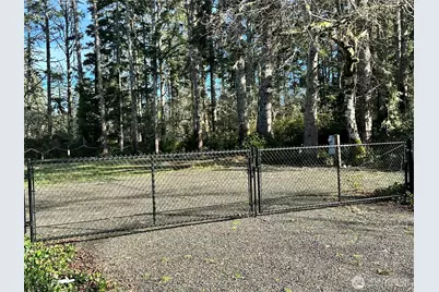 864 Hassalo Avenue SE, Ocean Shores, WA 98569 - Photo 3