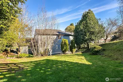 9277 Spear Place S, Seattle, WA 98118 - Photo 33