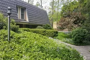 9906 NE 124th St, Kirkland, WA 98034 - Photo 1