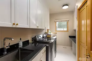 23317 SE 37th St, Sammamish, WA 98075 - Photo 27