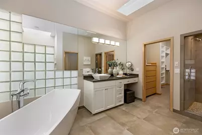 23317 SE 37th Street, Sammamish, WA 98075 - Photo 15