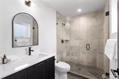 2558 30th Avenue W, Seattle, WA 98199 - Photo 25