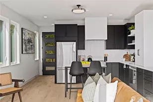 2562 30th Ave W, Seattle, WA 98199 - Photo 7