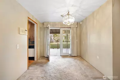 11122 Luther Avenue S, Seattle, WA 98178 - Photo 9