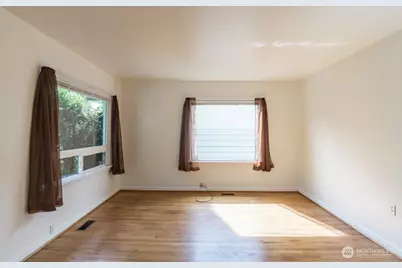 8341 26th Avenue NW, Seattle, WA 98117 - Photo 3