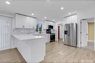 706 164th St Ct E, Spanaway, WA 98387 - Photo 7