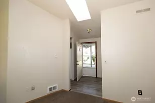 10210 C St E, Tacoma, WA 98445 - Photo 5