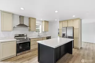 601 Helton St, Castle Rock, WA 98611 - Photo 11