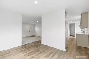 601 Helton St, Castle Rock, WA 98611 - Photo 9