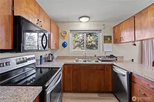 12318 34th Ave E, Tacoma, WA 98446 - Photo 17