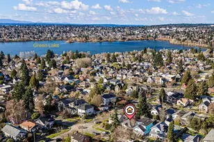 106 NE 59th St, Seattle, WA 98105 - Photo 35