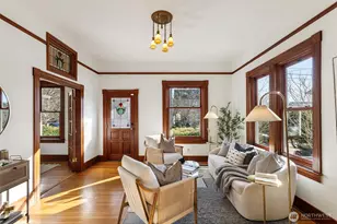 106 NE 59th St, Seattle, WA 98105 - Photo 5