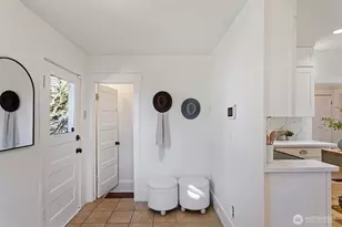 106 NE 59th St, Seattle, WA 98105 - Photo 17