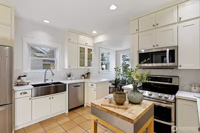 106 NE 59th Street, Seattle, WA 98105 - Photo 11