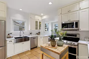 106 NE 59th St, Seattle, WA 98105 - Photo 11