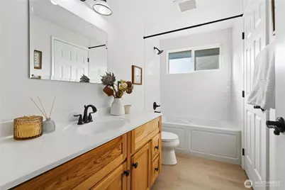 9211 NE 136th Pl, Kirkland, WA 98034 - Photo 15