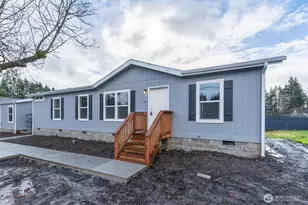 601 Helton St, Castle Rock, WA 98611 - Photo 3