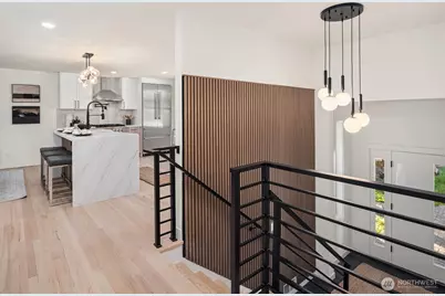 1023 109th Avenue SE, Bellevue, WA 98004 - Photo 5