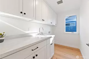 1707 NE 117th St, Seattle, WA 98125 - Photo 23