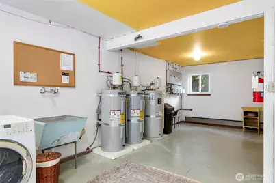 2845 21st Avenue W, Seattle, WA 98199 - Photo 21