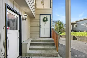 209 W Chenault Ave, Hoquiam, WA 98550 - Photo 3