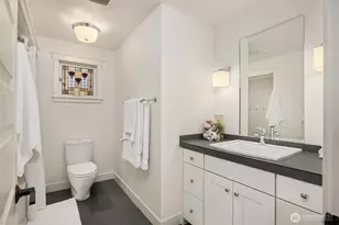7204 NE Baker Hill Rd, Bainbridge Island, WA 98110 - Photo 25