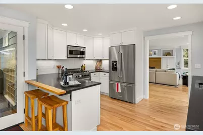 7204 NE Baker Hill Road, Bainbridge Island, WA 98110 - Photo 17