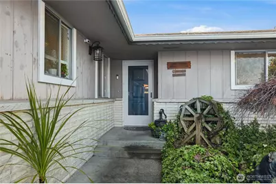 1219 S Highland Avenue, Tacoma, WA 98465 - Photo 5